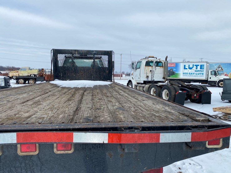 2012-ford-f650-image-19