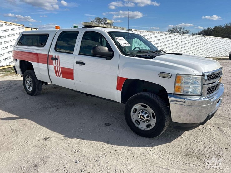 2012-chevrolet-silverado-2500-image-2