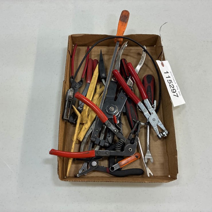 #115297 • ASSORTMENT BODY TOOLS