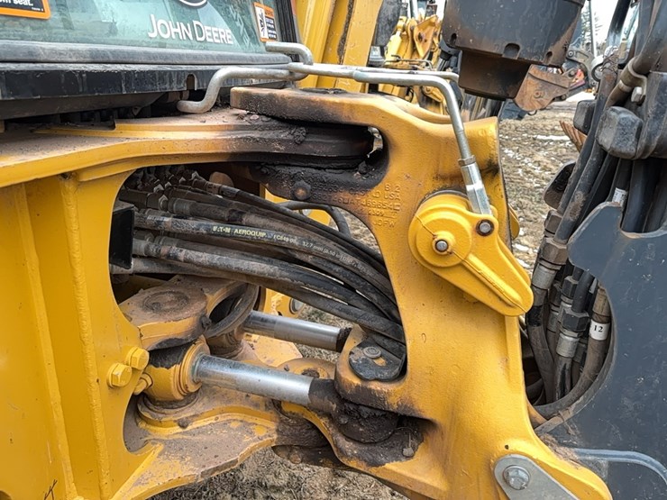 john-deere-310-image-25