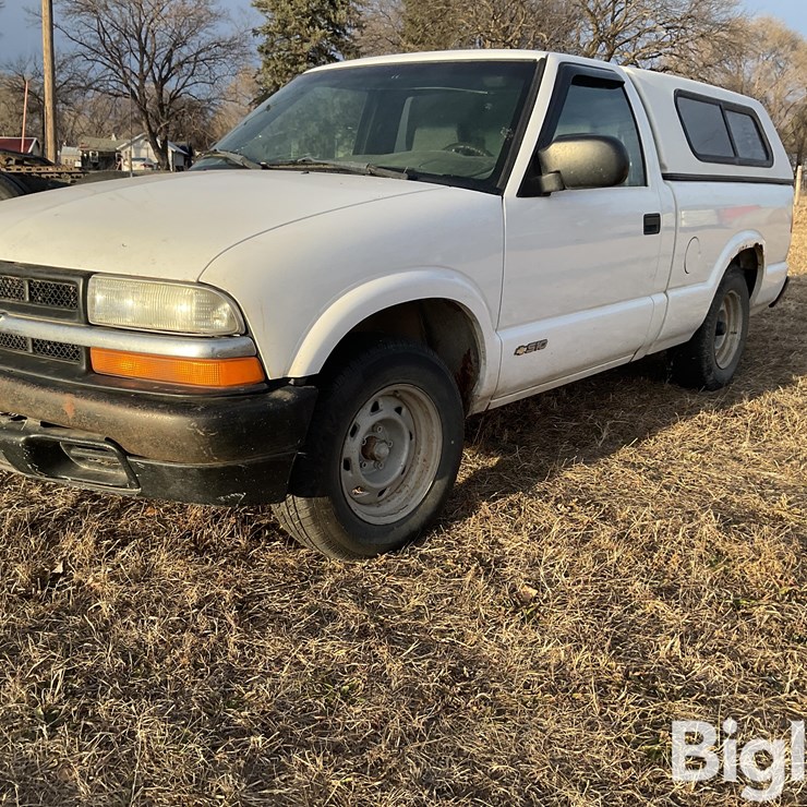 2002 CHEVROLET S10