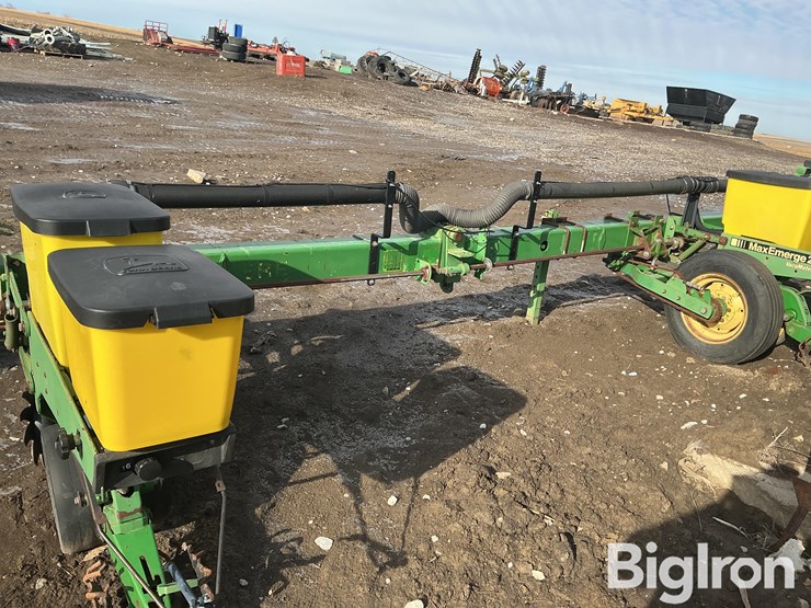 john-deere-7300-image-8