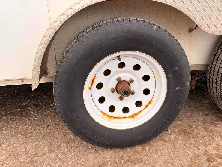 2012-carry-on-enclosed-trailer-image-12