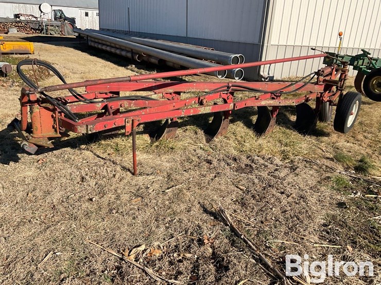 international-550-image-3