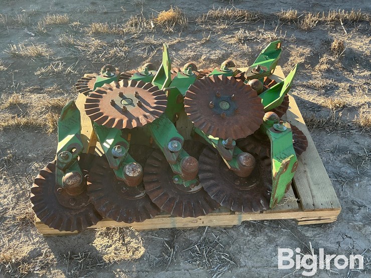 john-deere-7300-image-4