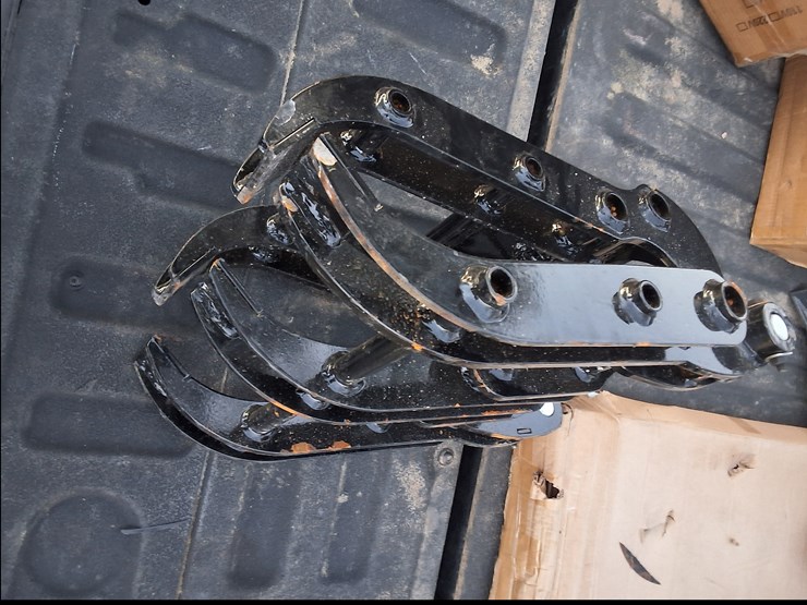 #323-•-limb-grapple-for-mini-excavator,-appears-unused-image-2