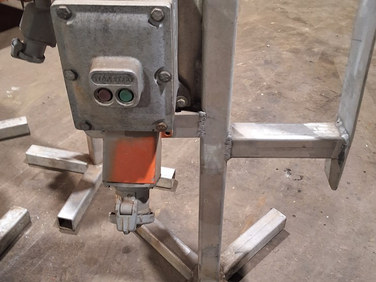 #341-•-explosion-resistant-switches-on-aluminum-stands-image-1