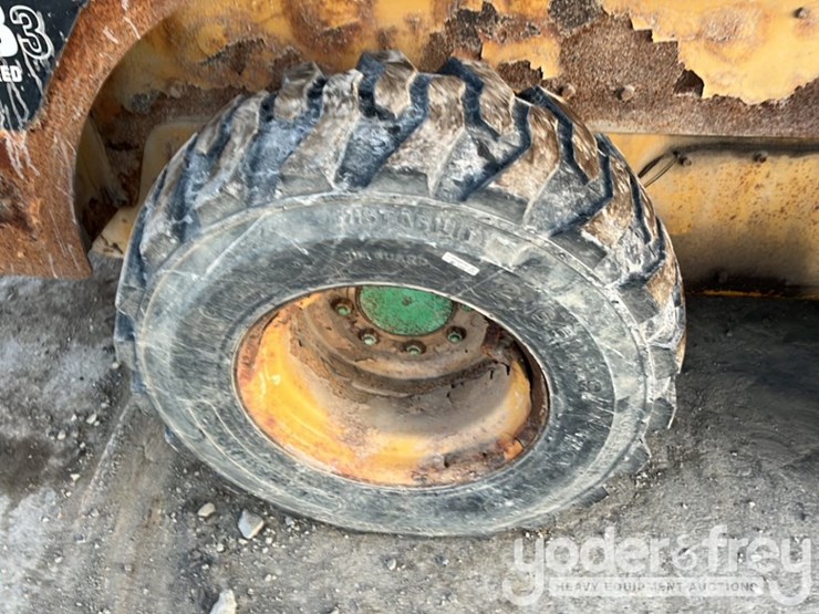 2012-caterpillar-252b3-image-10