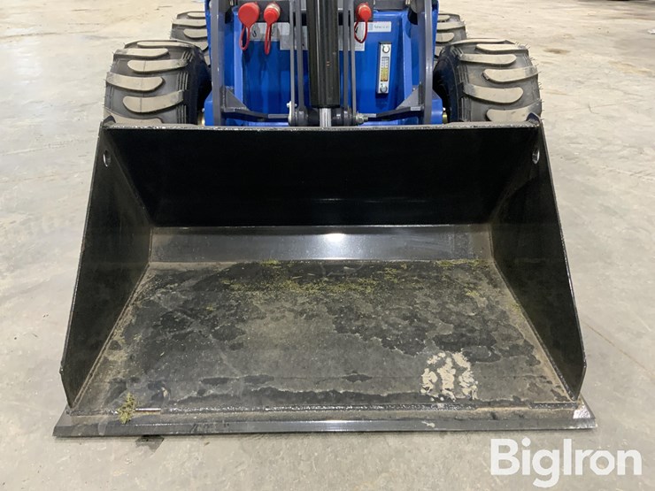 2025-agt-mx-mrw14-stand-on-mini-skid-steer-loader-image-10