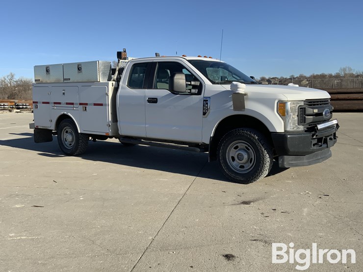 2017-ford-f350-xl-image-3