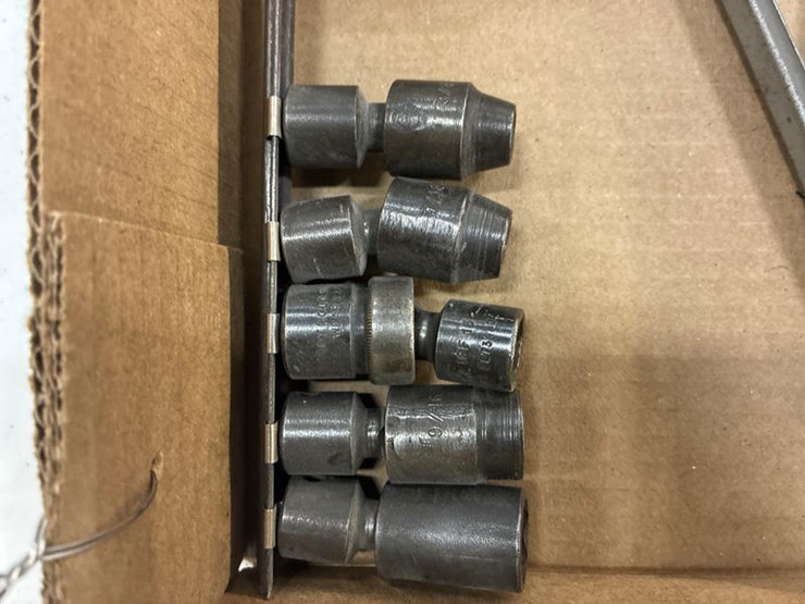 #115290-•-assortment-3/8-sockets-image-2