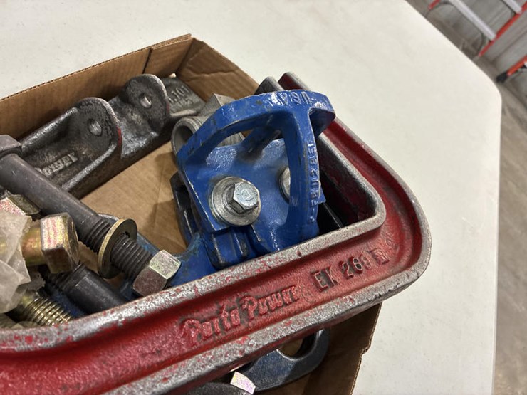 #115313-•-box-of-misc-image-6