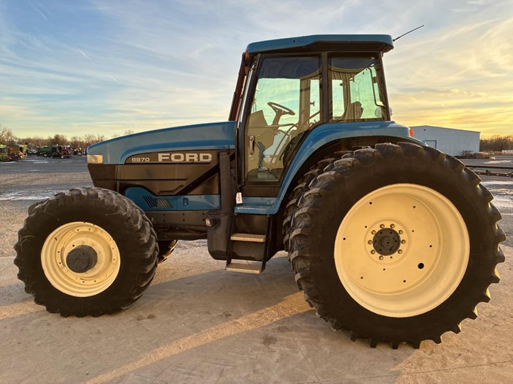 new-holland-8870-image-10