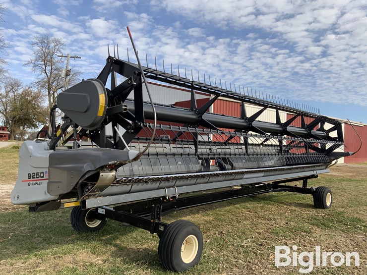 2014-gleaner-9250-image-3