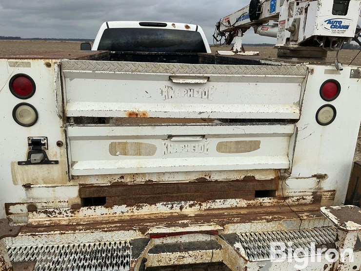 2013-chevrolet-silverado-3500-image-9