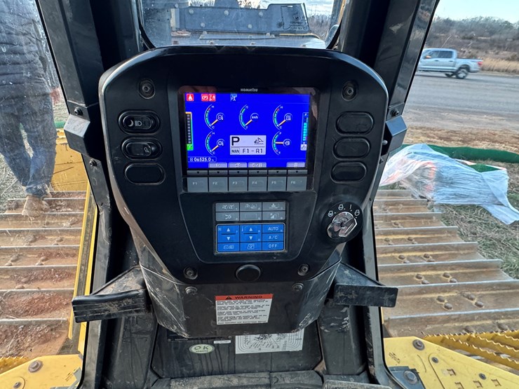 komatsu-d65px-image-43