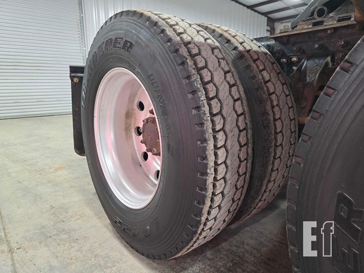 2000-mack-ch613-image-15