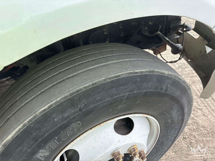 2012-ford-f750-image-21