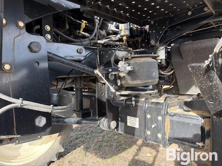 2013-new-holland-sp.240r-image-11