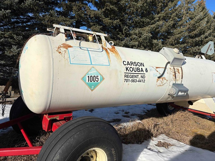 anhydrous-tank-with-trailer-image-1