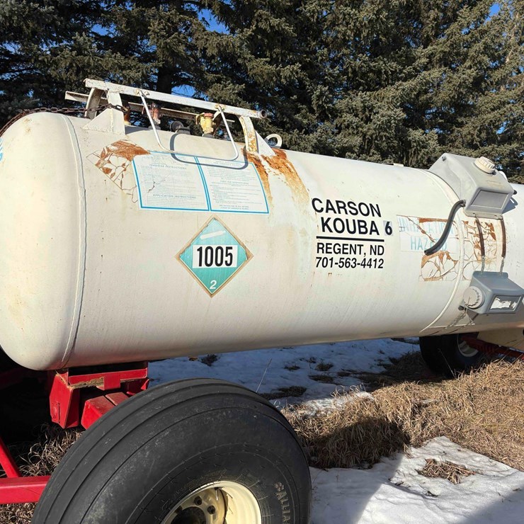 Anhydrous Tank with Trailer
