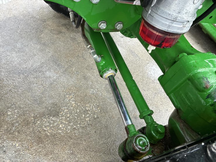 john-deere-3033r-image-41