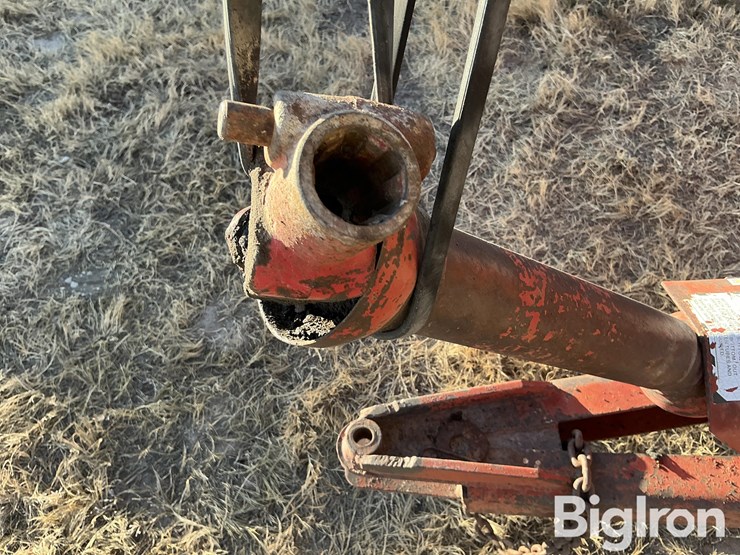 new-holland-1037-image-13