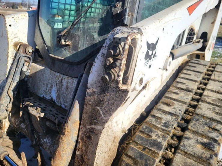 2017-bobcat-t630-image-12