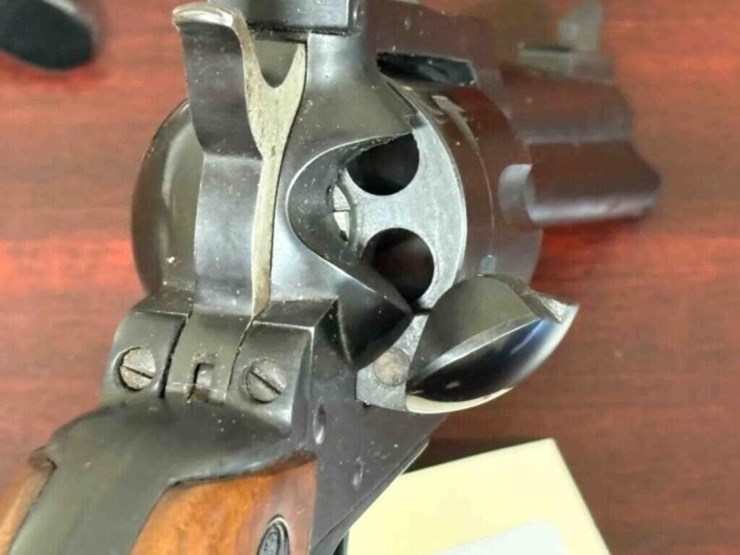 ruger---blackhawk---.357-mag.-revolver-image-9