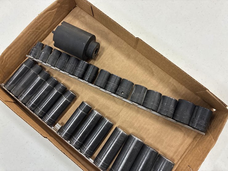 #115288-•-set-of-snap-on-metric-sockets-image-2