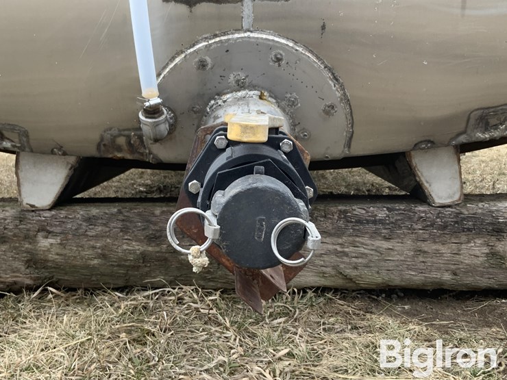 3300-gallon-horizontal-stainless-steel-fertilizer-tank-image-20