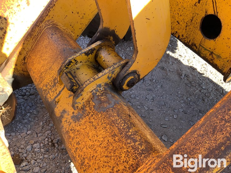 1980-deere-444-image-12