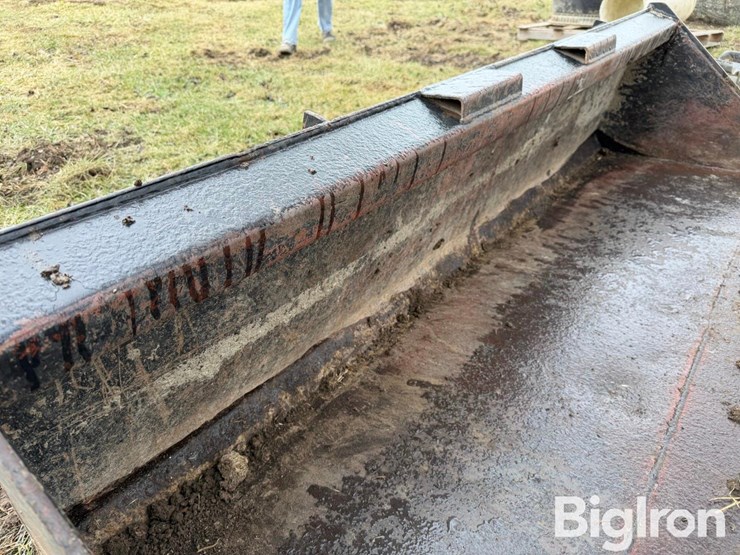 aim-83"-skid-steer-commodity-bucket-image-12
