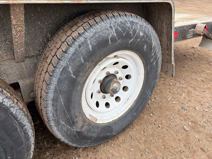 2001-dct-20-ft.-car-trailer-image-8