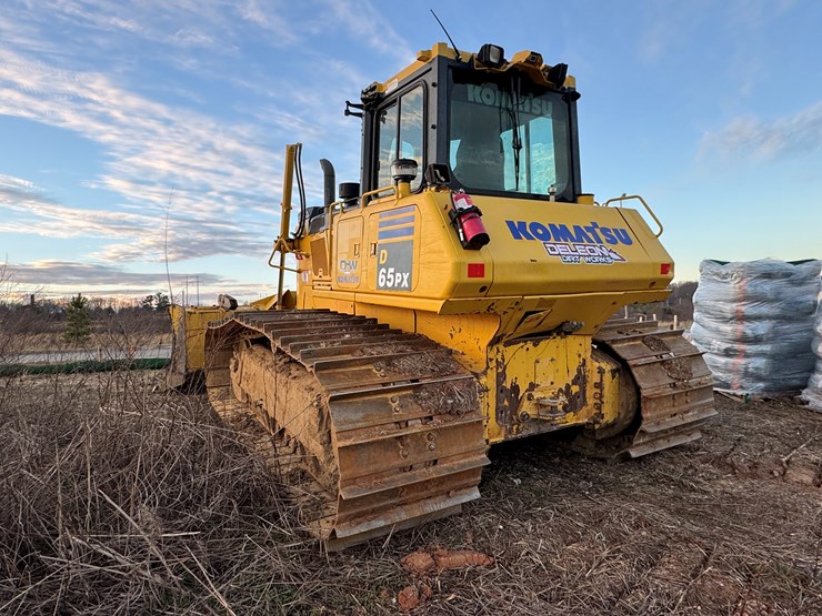 komatsu-d65px-image-8