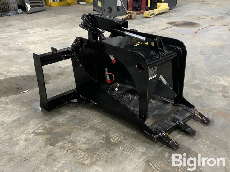 2025-giyi-sgb20-skid-steer-stump-grab-bucket-image-3