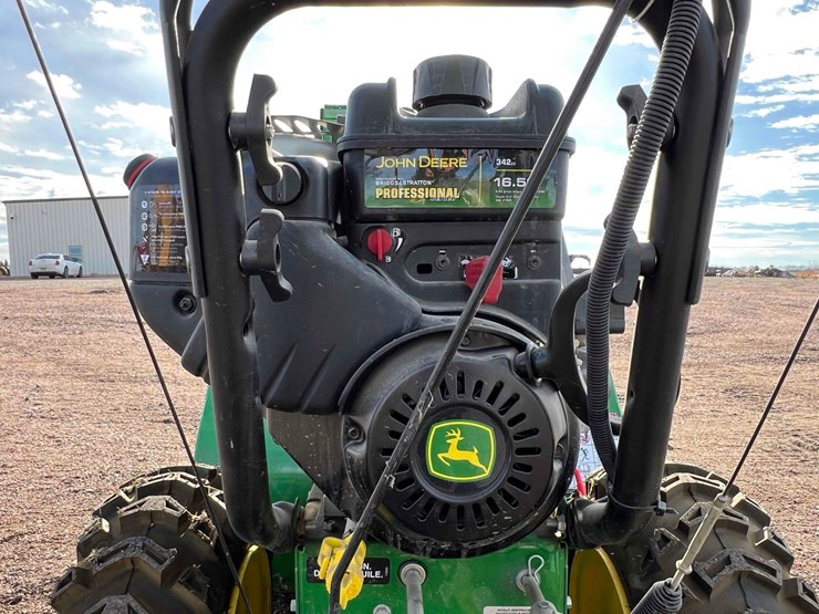 john-deere-1330se-snowblower-image-13