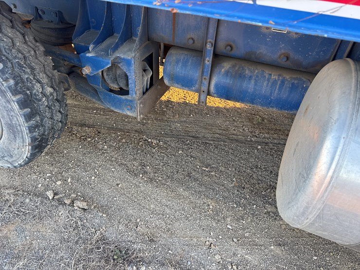 2006-peterbilt-357-image-17