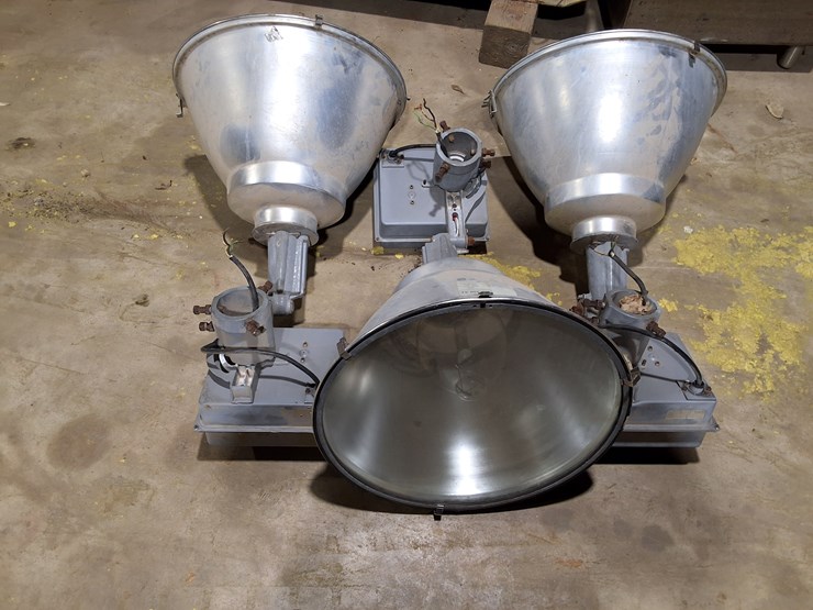 #306-•-lot-of-3-overhead-shop-lights-image-1