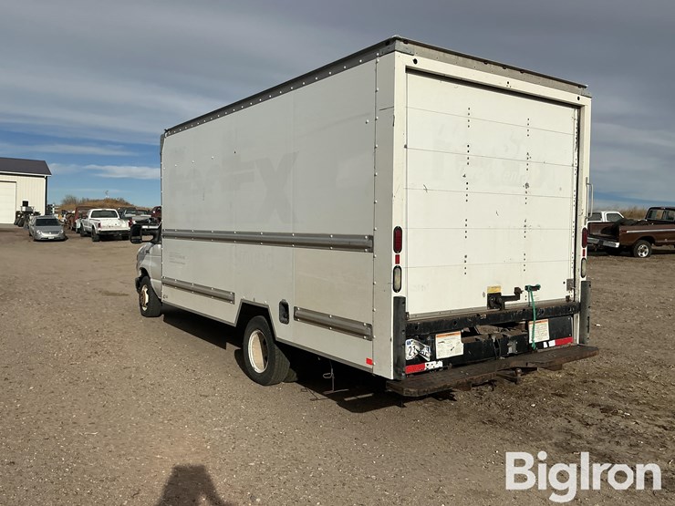 2015-ford-e350-image-7