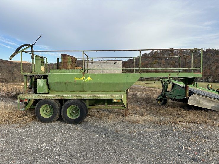 #2946-•-towable-hydro-seeder-image-2