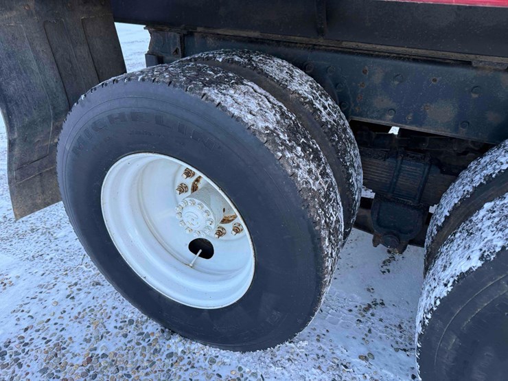 1984-freightliner-fl70-image-23