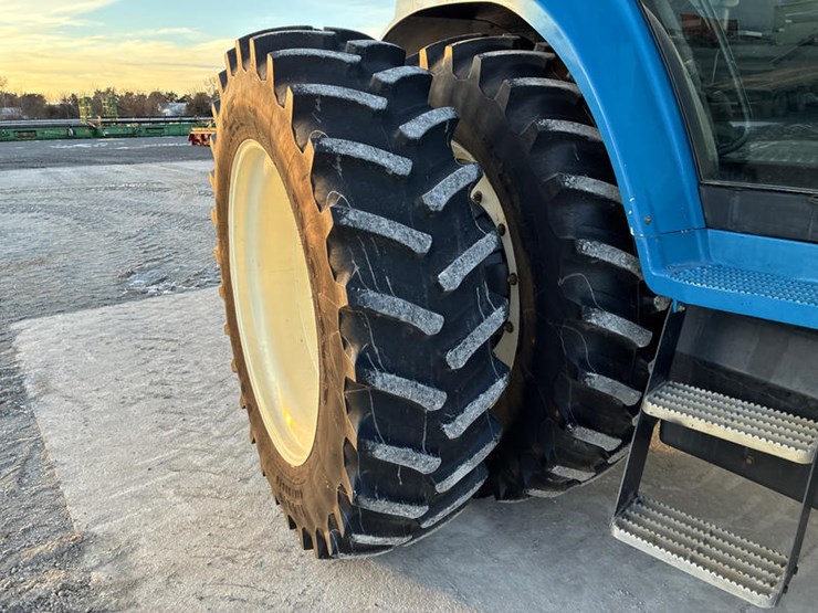 new-holland-8870-image-41