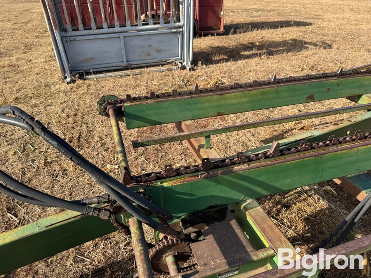 john-deere-200-image-12