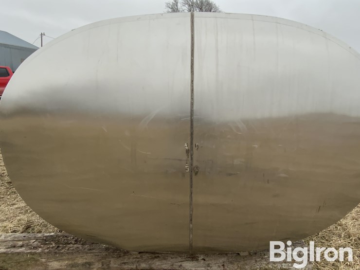 3300-gallon-horizontal-stainless-steel-fertilizer-tank-image-14