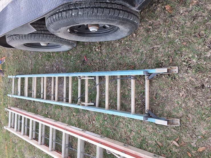 #328-•-lot-of-2-werner-extension-ladders-image-1