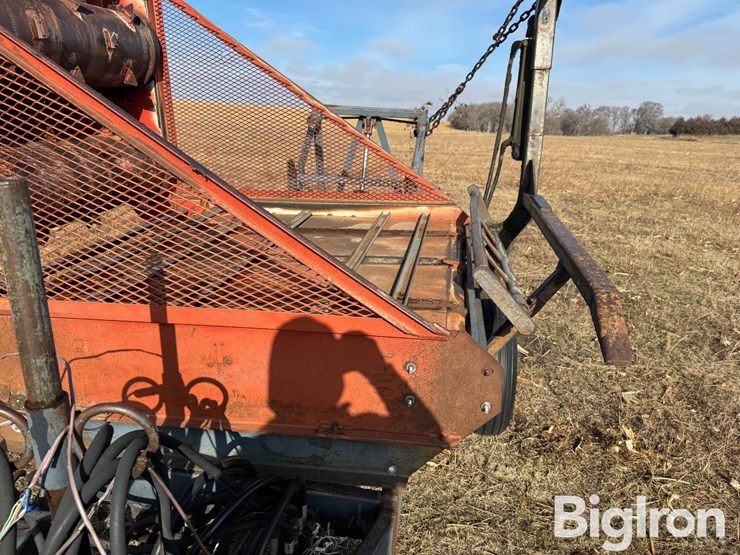 baker-bale-unroller-image-9