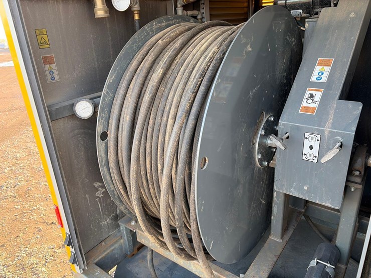 2015-wacker-neuson-e3000-image-12