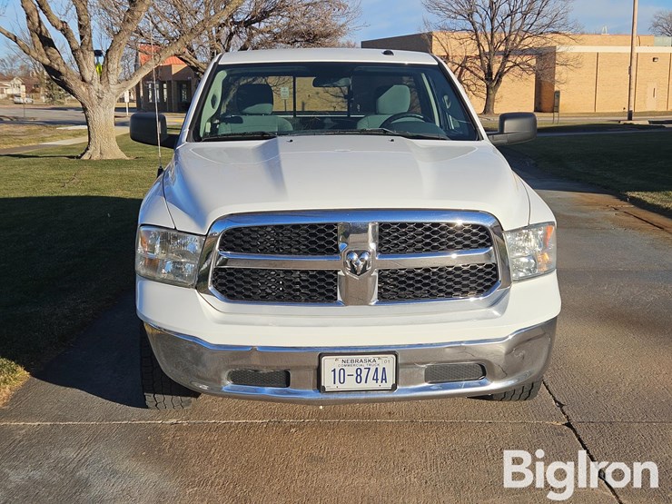 2020-dodge-1500-image-2