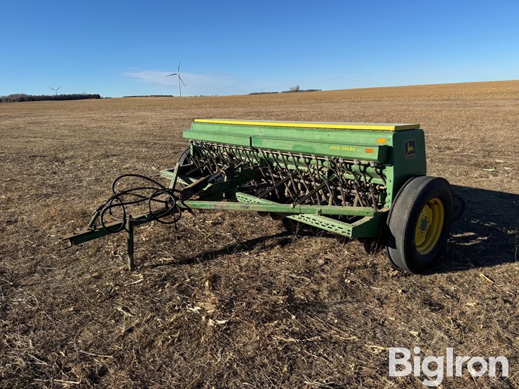 john-deere-8200-image-1